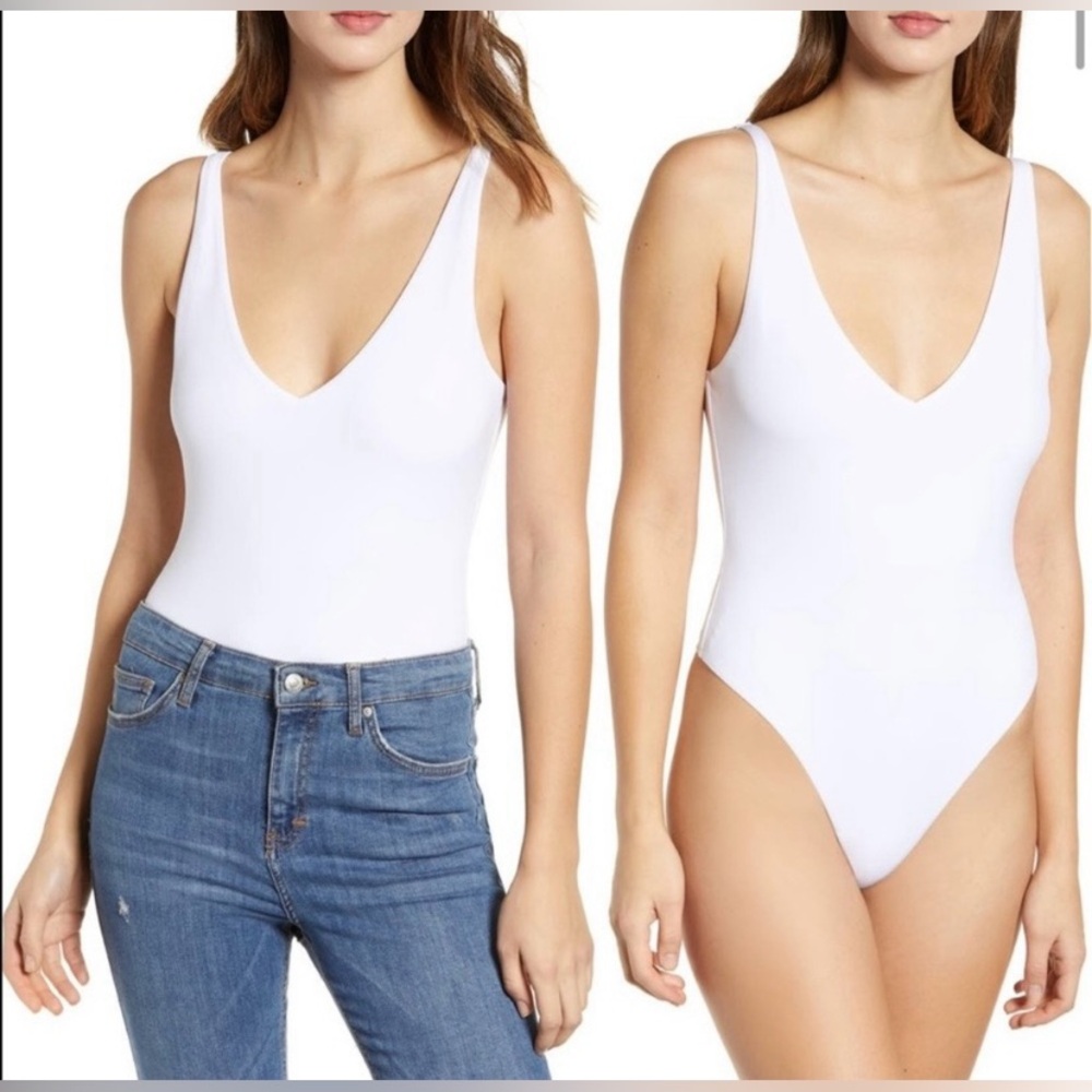 LEiTH  Women’s  White sleeveless V-Neck thong Bodysuit  Size large